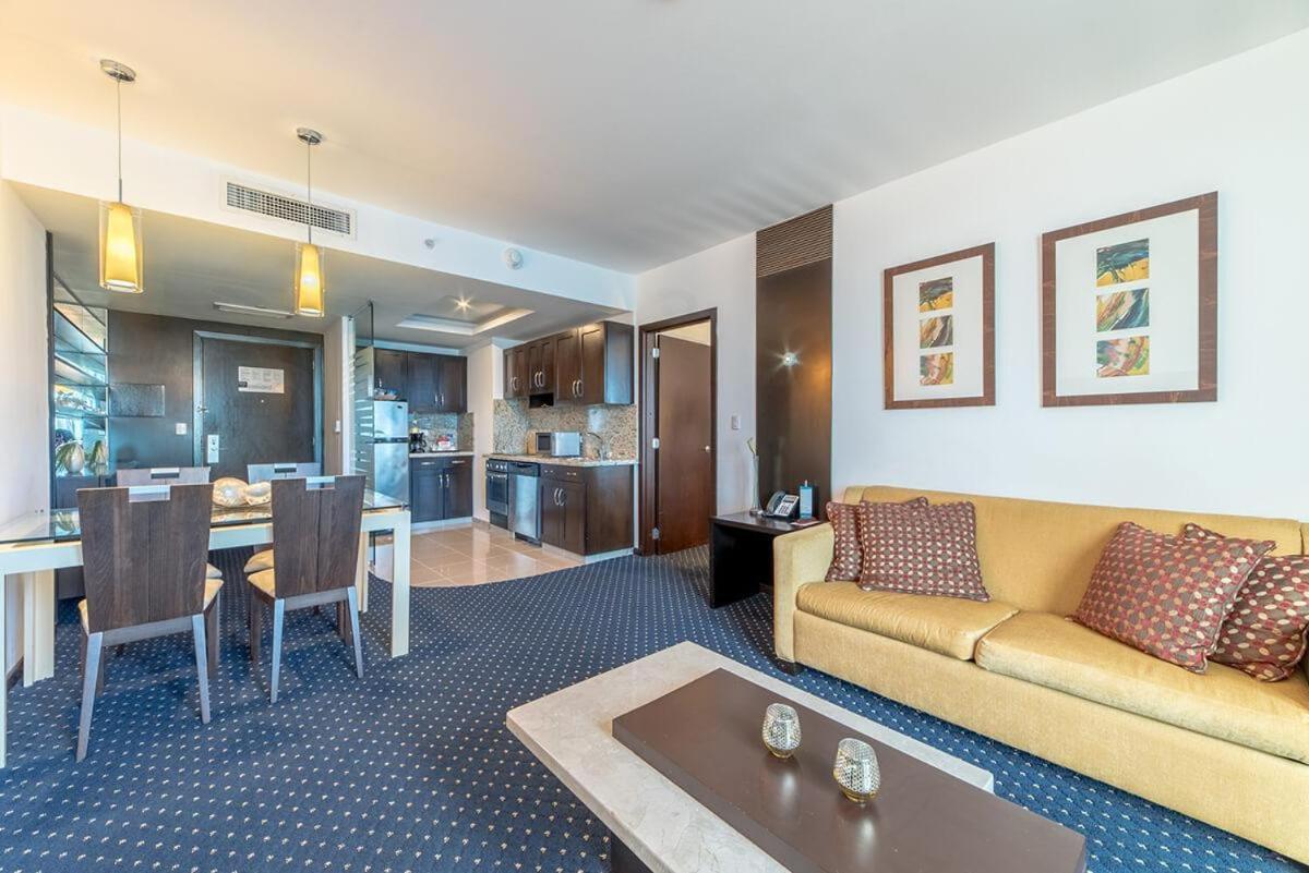 Отель Hodelpa Garden Court Сантьяго-де-лос-Кабальерос Экстерьер фото