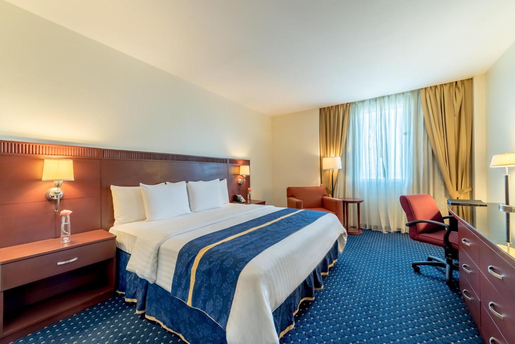 Отель Hodelpa Garden Court Сантьяго-де-лос-Кабальерос Экстерьер фото